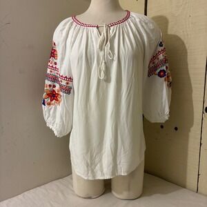 Solitaire Womens Size Small White Embroidered Floral Peasant Blouse Tassel Top